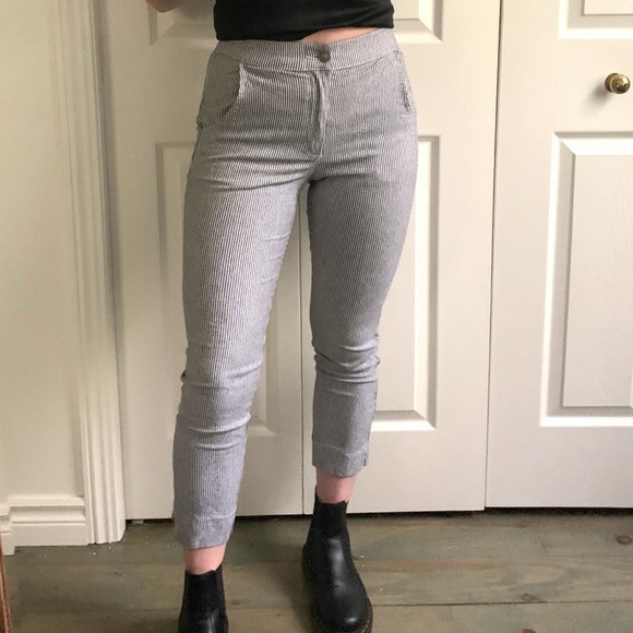 Cropped Striped Hollister Pants - Picture 2 of 6